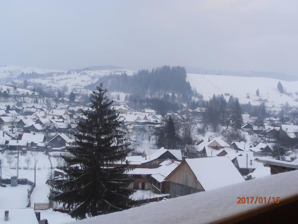 Hotel Smerekova Khata On Pidgirna Yasinia Esterno foto