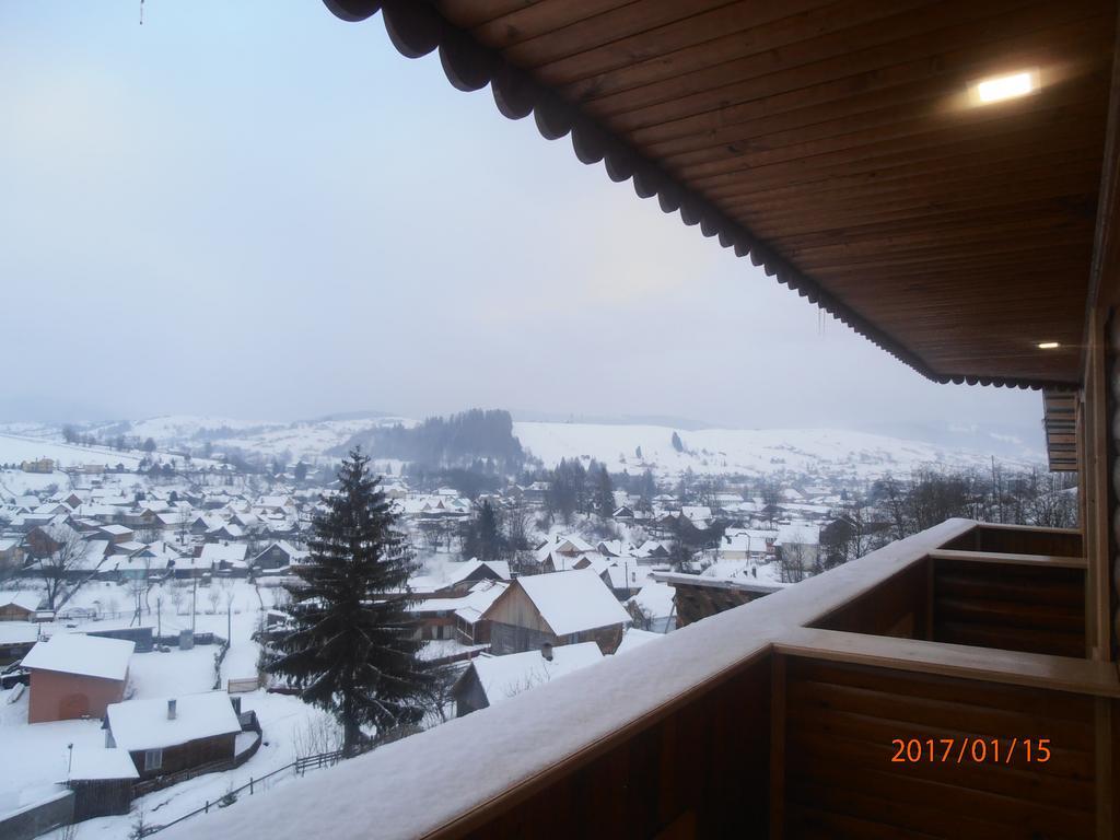 Hotel Smerekova Khata On Pidgirna Yasinia Esterno foto