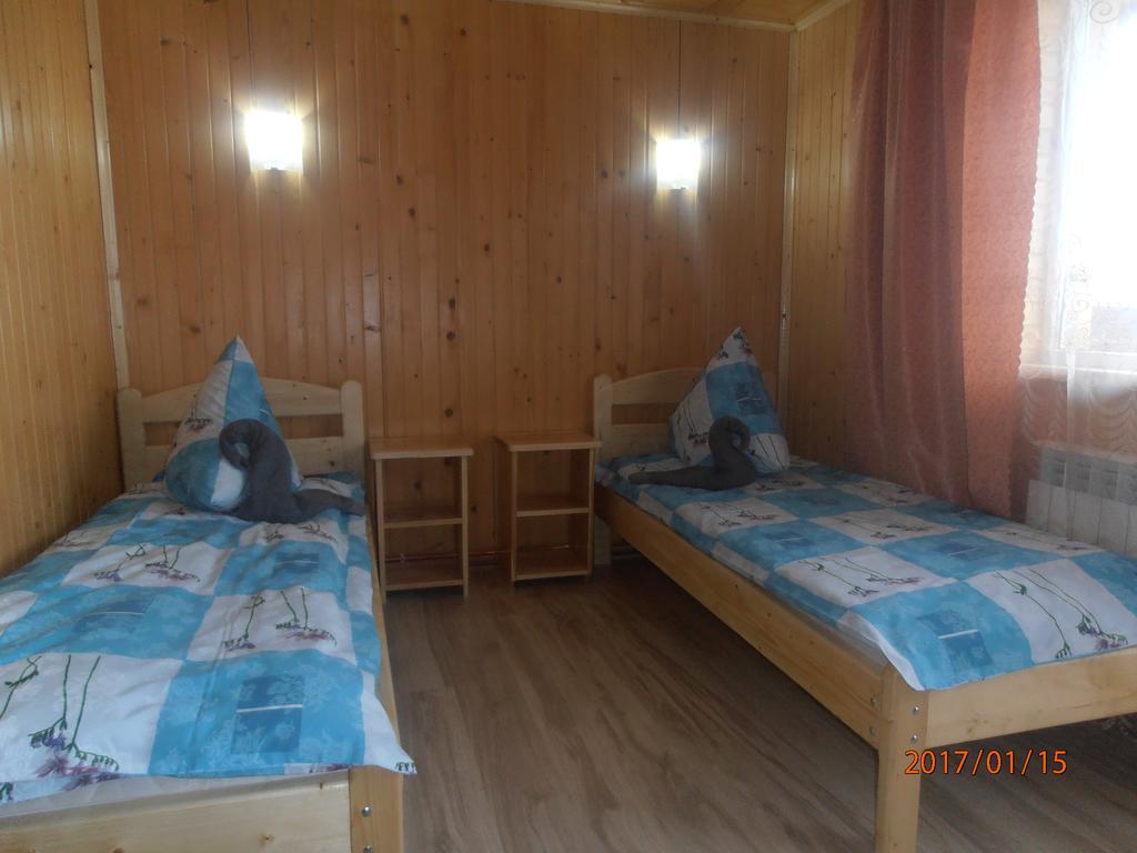 Hotel Smerekova Khata On Pidgirna Yasinia Esterno foto